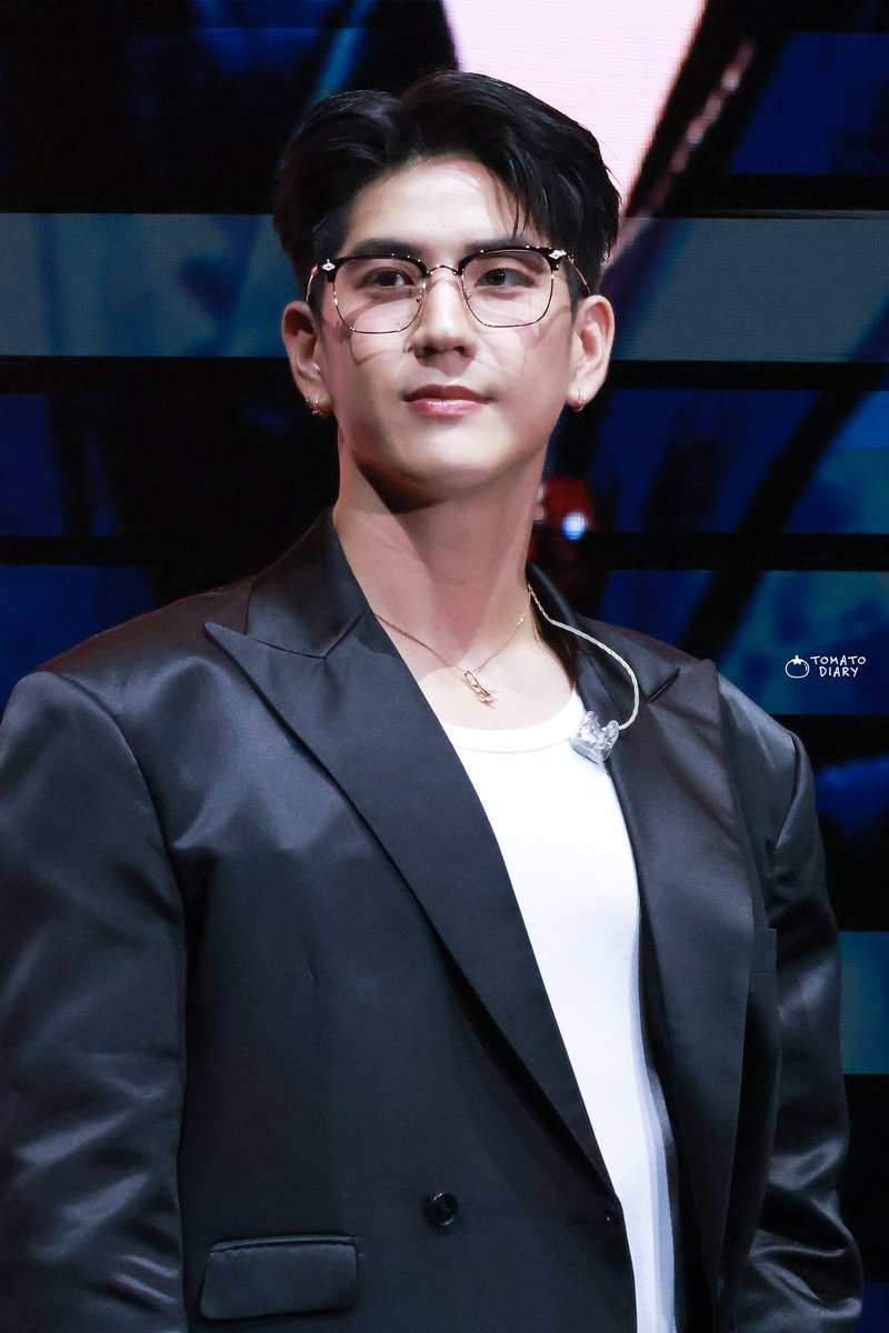 tomatodiary_su's tweet photo. 𝟐𝟒𝟎𝟒𝟐𝟏 𝐉𝐢𝐦𝐦𝐲𝐒𝐞𝐚 𝟏𝐬𝐭 𝐅𝐌 𝐢𝐧 𝐇𝐊

I can’t handle 🆘🤧

@jimmyyjp_ @Sea_tawinan 

#JimmySea1stFMinHK 
#JimmySea #จิมมี่ซี 
#jimmyyjp #sea_tawinan https://t.co/WV47DpA3b6