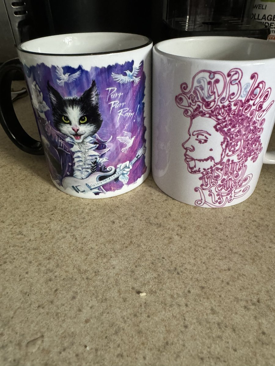 Cathyb44's tweet photo. @PrincePartyUK #rememberingPrince #Prince4Ever
Got my sneakers, socks, shirt & coffee in my mugs this weekend. #ImissPrince https://t.co/Nt9mZiabwG