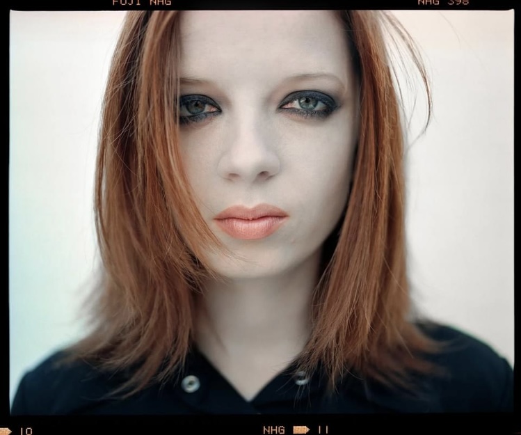 Shirley Manson by Christian Witkin youtube.com/watch?v=hSa_hb…