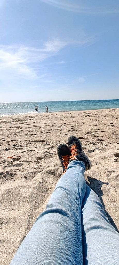 JJeewee's tweet photo. Happy with a coffee 😎☕🌊 https://t.co/IONyd7N2IG