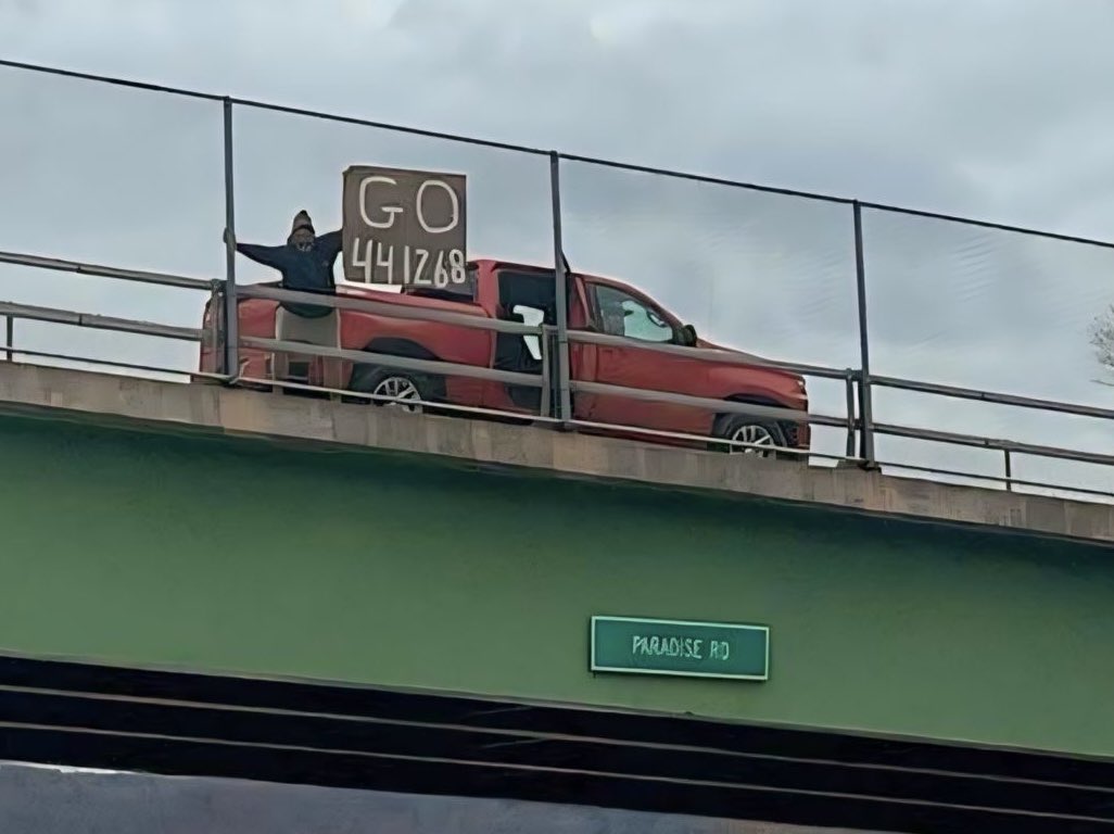 You never know what you’re going to see rolling down the thruway on race day 🤣🏁 @UR_Speedway bound.