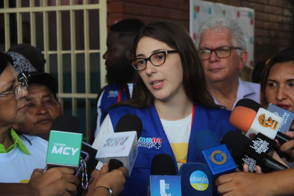RafaelMaracay21's tweet photo. ¡GIRARDOT ES CONSULTA POPULAR!

Los Veedores internacionales estuvieron presentes en la Consulta Popular Nacional, para dar fe de la participación protagónica del pueblo de Girardot.

@NicolasMaduro
@Soykarinacarpio
@pinfantea
@partidopsuv 
@girardotpsuv https://t.co/YAII2X3Tke