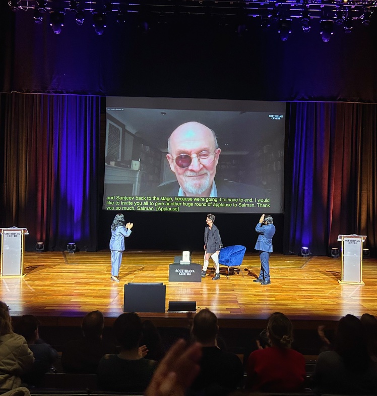 A meeting of two of life’s biggest optimists. @SalmanRushdie in conversation with @ericawgnr at @southbankcentre. We were all rapt for a full hour and a half, which included readings from Anjana Vasan and Sanjeev Bhaskar of Knife. I urge you to read it.