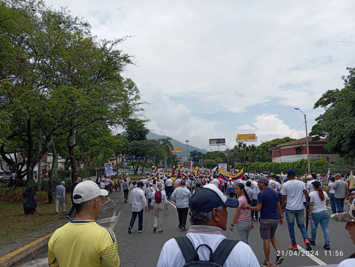 ¿Usted cree que Gustavo Petro perdió las calles de Colombia?
Si  ❤️
No 🔄