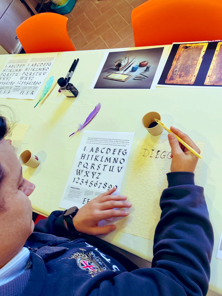 📕 Con una taller de caligrafía en el Museo de las Villas Romanas celebramos el Día del Libro. 👉 La cultura como un recurso turístico.