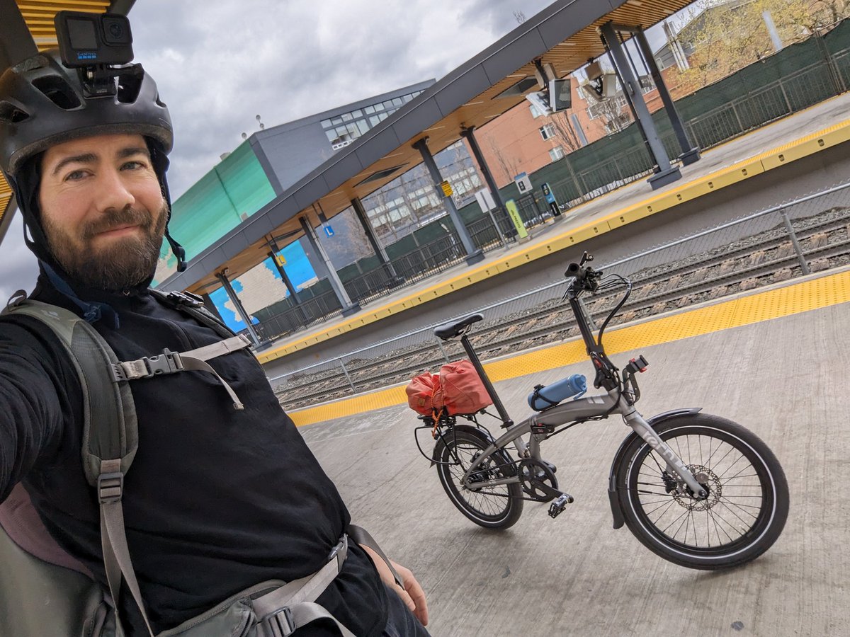 A #foldingbike + public transit is still my absolute favourite way to get around. You can cover big distances quickly, comfortably, cheaper, and often faster than driving. It's healthy, sustainable, and just plain fun.
#TernBicycles #TernVerge #multimodal #multimodaltransport