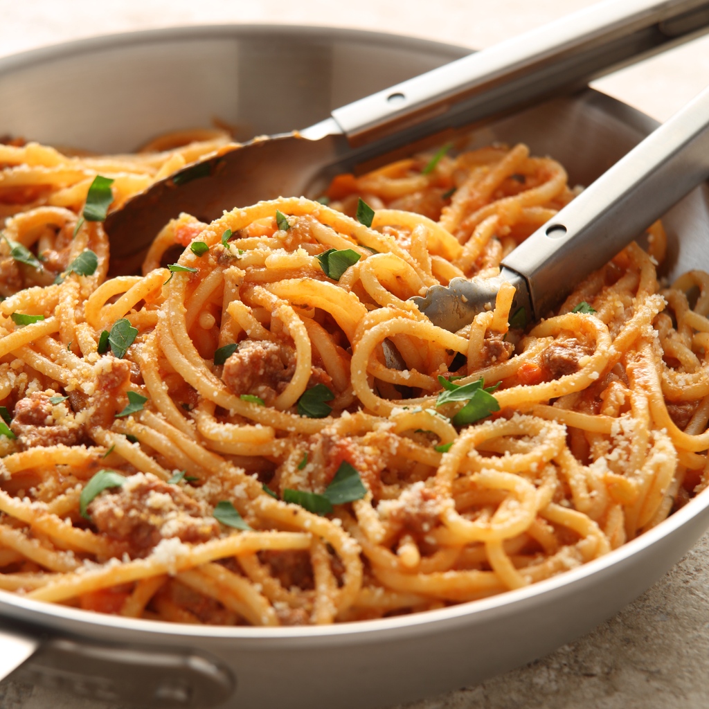 Spaghetti Bolognese is an easy meal idea for this week! This recipe uses simple ingredients without skimping on taste. Check out our recipe below. kowalskis.com/recipes/main-d…
