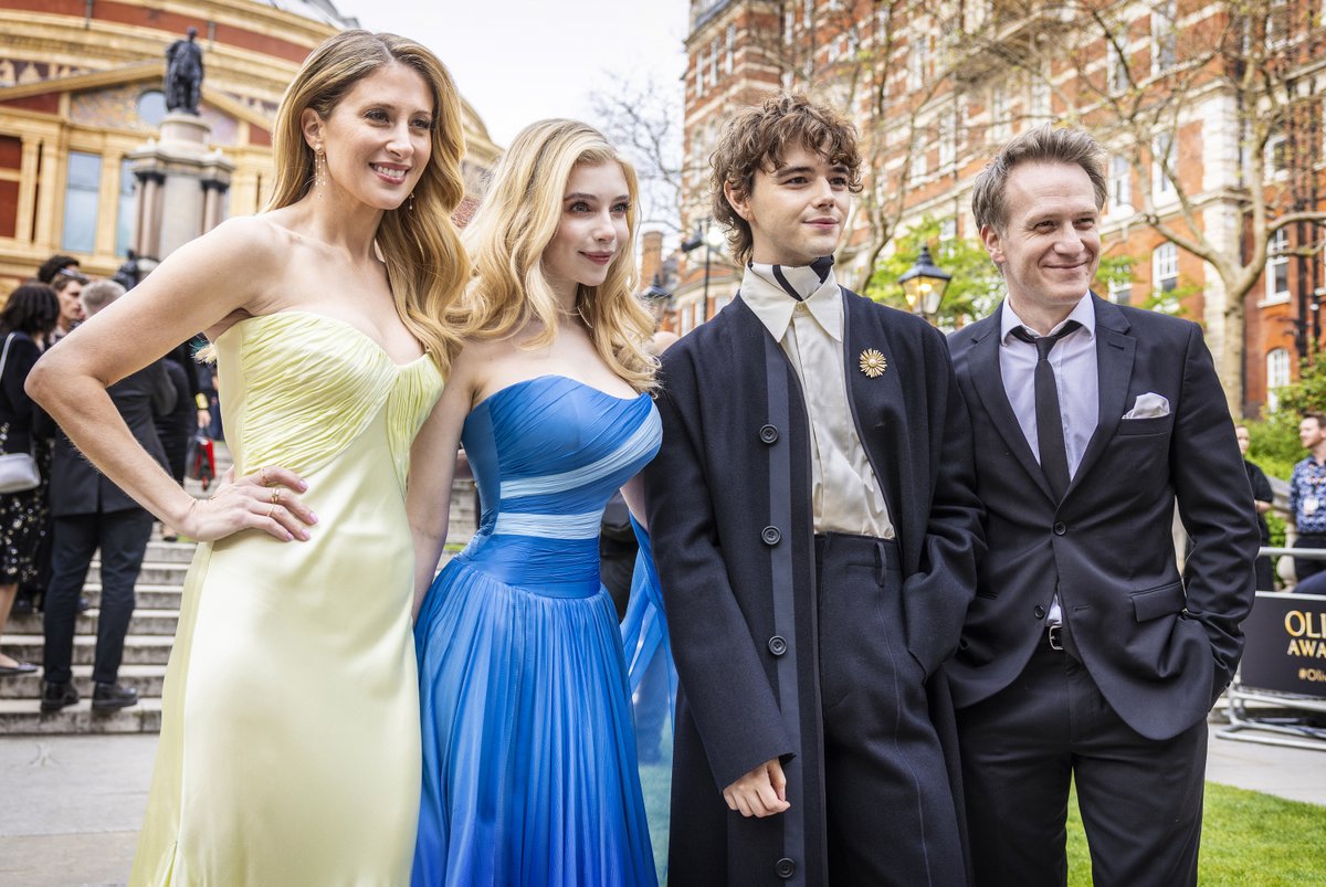 One week ago we walked the @OlivierAwards green carpet together like a happy fam'ly should! 👨‍👩‍👧‍👦 📸 @dannykaan