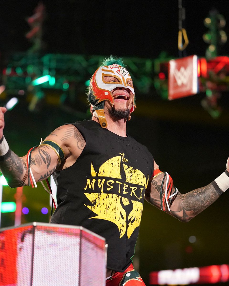 Do you think @reymysterio deserves a true #WWE Championship reign? #RCWC