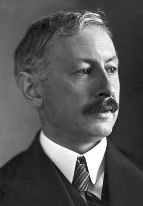 Born today in 1889, Paul Karrer, a Swiss chemist, is renowned for his research on vitamins. He shared the 1937 Nobel Prize in chemistry (with Sir Norman Haworth) for investigating the constitution of carotenoids, flavins, and vitamins A and B2. #ScienceHistory