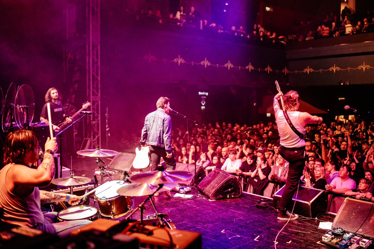 O2 Academy what a dream x Thanks for that Leeds, see you next at @LeedsBeckettSU in November (Tickets on sale this week). Also much love to @TheKsUK and @This_Feeling for having us onboard for this one alongside legends @theclauseuk 🧡 📸: Legend @miketakesshots