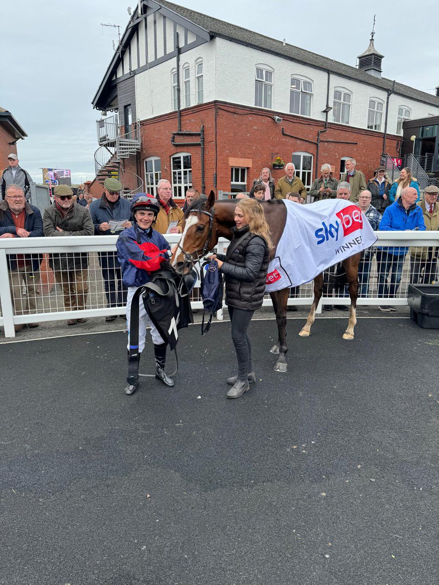 Destinado wins for the 6th time this year at Musselburgh under Aidan Keeley for trainer James Owen. Congratulations to all of his owners 🏆👏🏻 #DevaRacing