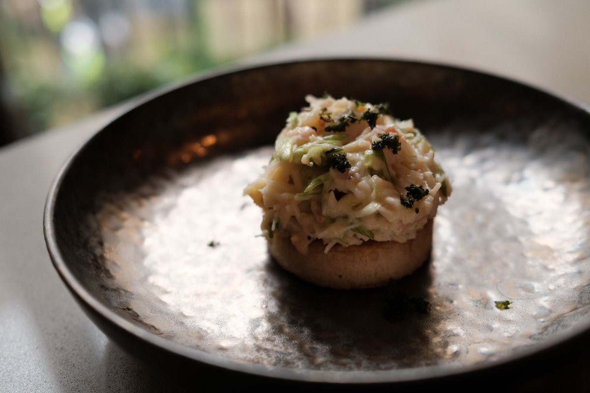 Fresh Scottish crab with lemon & crumpet 🍋 

From small bites to large plates, our new menu has something for everyone #AngelsWithBagpipes

#AwB #edinburgh #supportlocalbusiness #foodphotography #royalmile #edinburgholdtown #highstreet #kitchenandwinebar