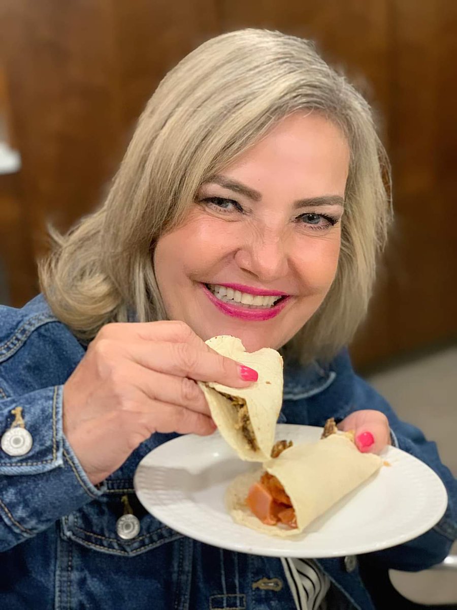 normaltrevino's tweet photo. Nada como unos deliciosos taquitos para agarrar energía.💯✅🔋
¡Feliz domingo para todos! 
💚🤍❤️
#𝙏𝙤𝙙𝙤𝙨𝙓𝙋𝙞𝙚𝙙𝙧𝙖𝙨𝙉𝙚𝙜𝙧𝙖𝙨
#𝙅𝙪𝙣𝙩𝙤𝙨𝙑𝙖𝙢𝙤𝙨𝘽𝙞𝙚𝙣 https://t.co/6DfF4A45N3