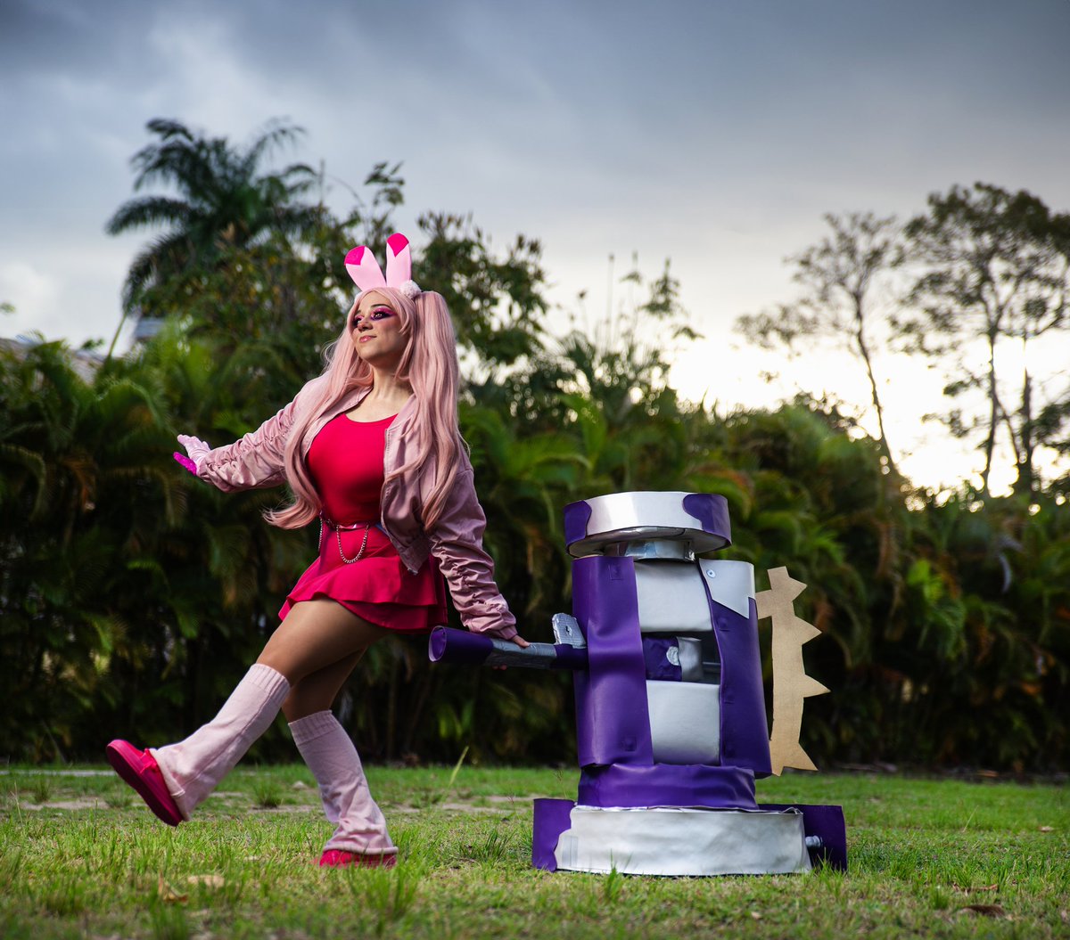 NanartsOfficial's tweet photo. 💖 Tinkaton Cosplay 959
From pokemon 

📸 by Marcelo Villali

#pokemon #tinkaton #photoshoot  #photographer  #photography #pink #kawaii #cute #adorable #beautiful  #pokemoncosplay #cosplayer #cosplaypr #tinkatoncosplay #follow #like  #FYP #trend #new #videogames #gamer #geek https://t.co/TPHamg27n4