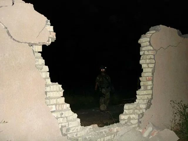 Hard to picture a scarier sight than seeing a Delta Force operator staring right at you in the dead of night...

Location and year unknown.

#DeltaForce #sof #specialoperations #specialforces #usmilitary #usarmy #usmilitary #CAG