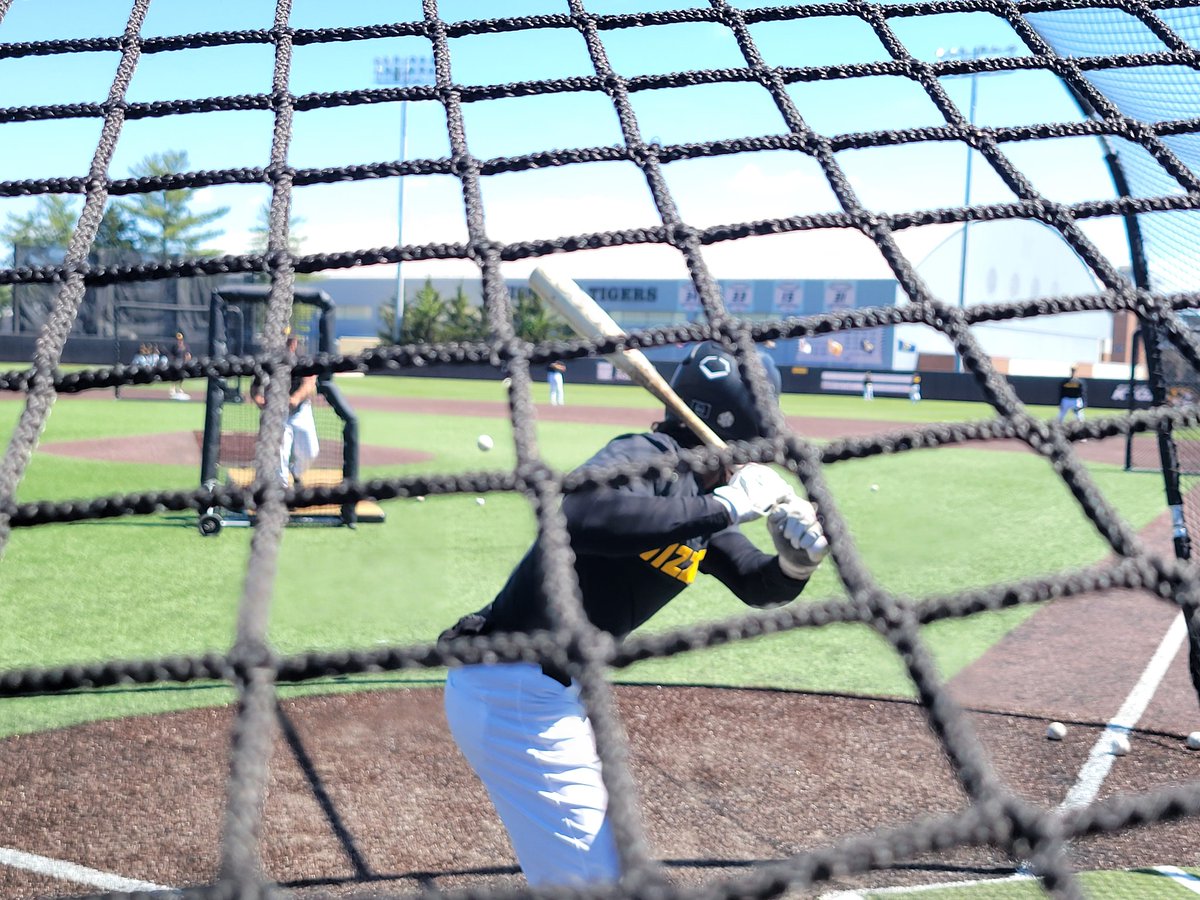 #Mizzou Baseball is poised for a rubber game against LSU today! Pregame at 1:45 pm CT on the @varsity app, MUTigers.com/watch, the Mizzou Tigers app, and on-air/ online @KTGRsports! #MIZ #MizzouNOW