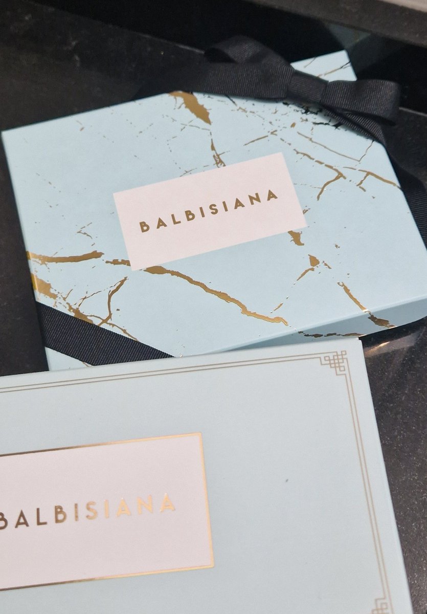 srdeserrano's tweet image. Gente de bien que trae cositas para la sobremesa de café ☕️. #Balbisiana #bombones #tartas #BarrioSalamanca #Madrid