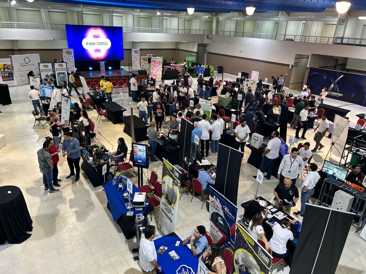 enter504's tweet photo. #Nacionales Emprendedores tecnológicos presentan propuestas creativas e innovadoras en el BAZAR TECH   #Emprendedores #Propuestas #BazarTech #BazarDelSabado #SPS #CCIC #Honduras 
👉 https://t.co/vSed71OjSy https://t.co/5FPl4VZjNs