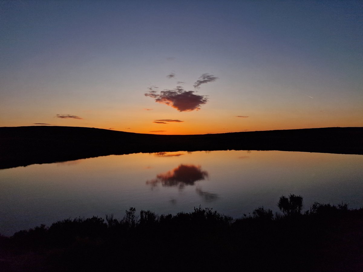 GeeTheExplorer's tweet photo. #sunsethikes https://t.co/kFD568H7RI