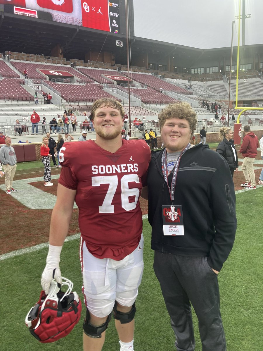 Thankful&Grateful to @OU_CoachB  and @OU_Football  for having me out for the spring game! And it's always good to see my Trench Mafia brother @Jacob_Sexton_ 
#Boomer
#1Lion
#TMRollsDeep
#C4Family
@CoachGBryant 
@JRRStark 
@CoachBMorris35 
@JRConrad64 
@seancooper_C4…