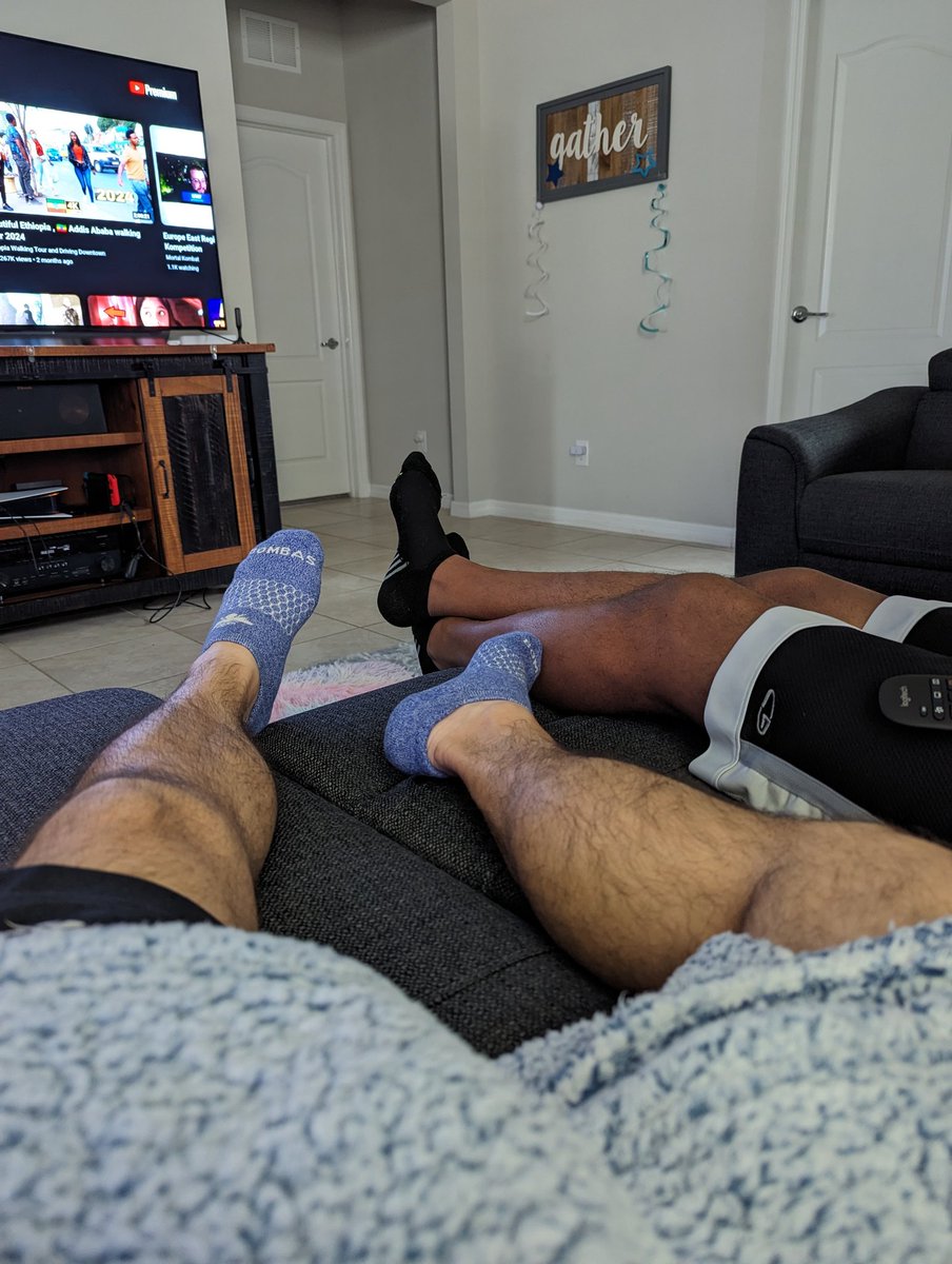 BRican84's tweet photo. #gaysocks #adidasslides #gayfeet #slidesfetish #socksandslides #adidassocks #malefeet #malefootfetish #slidesporn #adilettefetish #gaylegs #leg https://t.co/kn0uOFLryJ