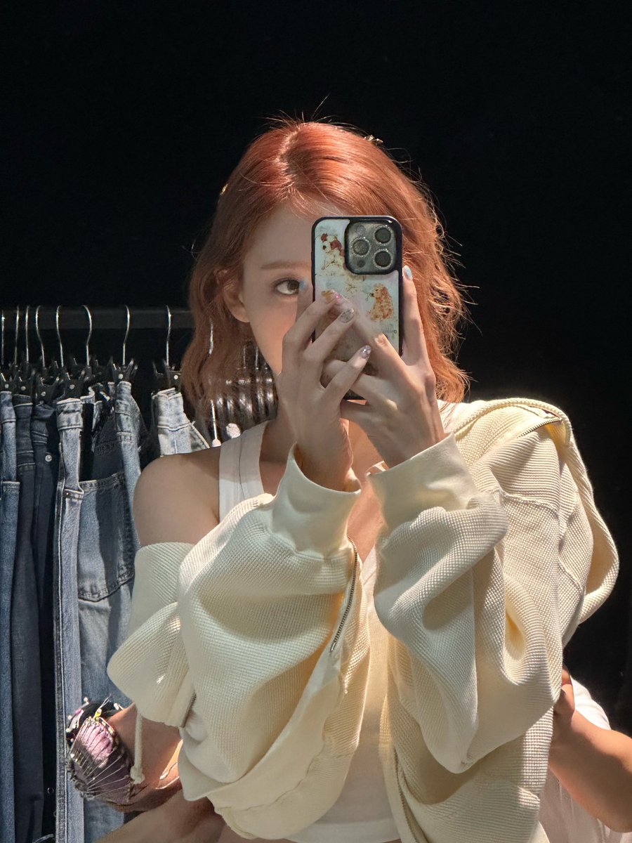 archivenayeon's tweet photo. she’s so beautiful 🍒 https://t.co/AXTBNyrmEe