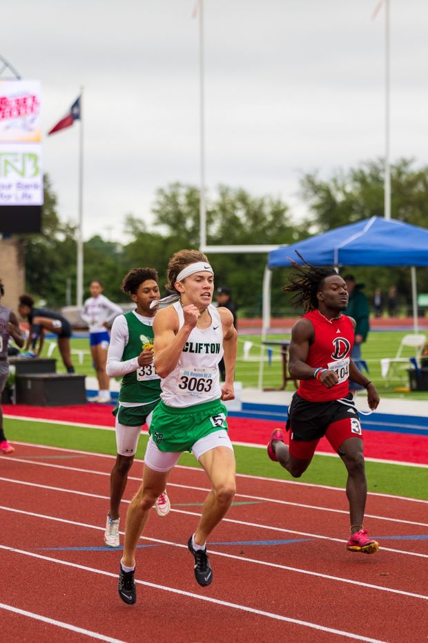 Review results, photos, and race videos from the Region 3-3A and Region 2-6A Championships. bit.ly/3UnYOc6