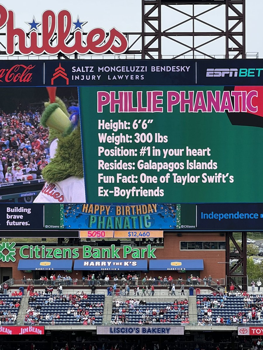 Travis Kelce will always be trying to live up to the Phanatic. @newheightshow