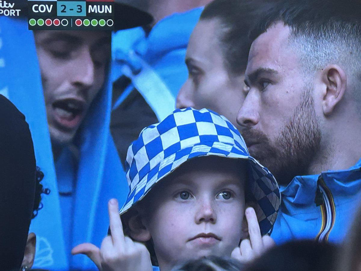 This kid is all of us #FACup