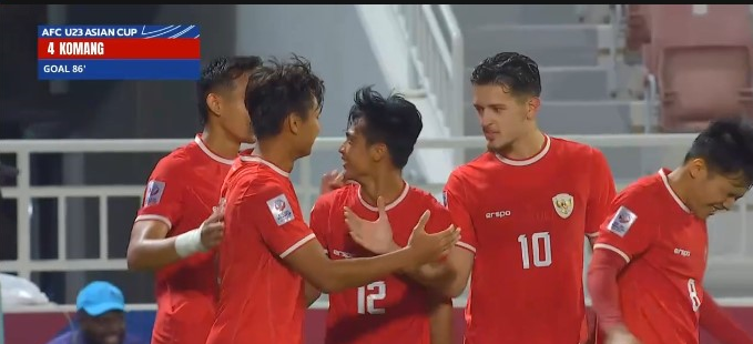 FaktaSepakbola's tweet photo. 85' GOAAAAALLL KOMANG sebab kau terlalu indah! Berawal dari long throw Pratama Arhan!

Jordan 1-4 Indonesia. #TimansDay https://t.co/U5NoTXiyi1