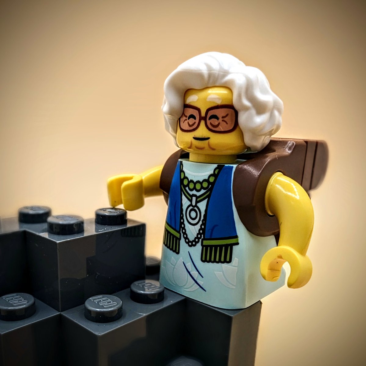 Don't mistake Mrs. Castillo for a sweet unassuming granny. She's a surprisingly sturdy #Lego #minifigure
#LegoPhotography of a groovy older #LegoDreamzzz character.