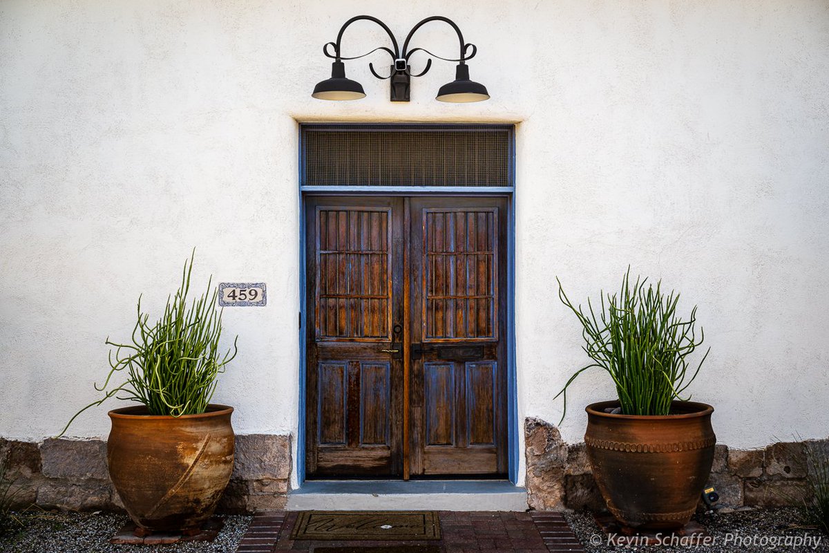 Another little scene that caught my eye while wandering Tucson's Barrio Viejo this past February. Nikon Z9, Z 24-70mm S lens at 40mm, f2.8, ISO100, 1/640 second
