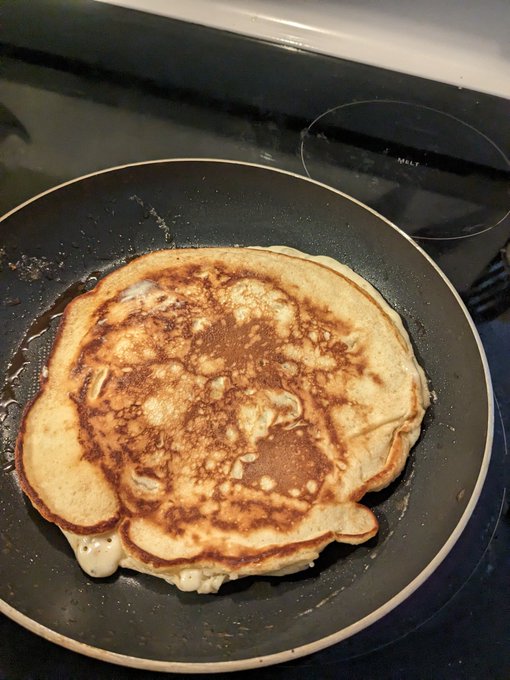 Banana and bacon pancakes 😂 https://t.co/r3A8jZmOyi