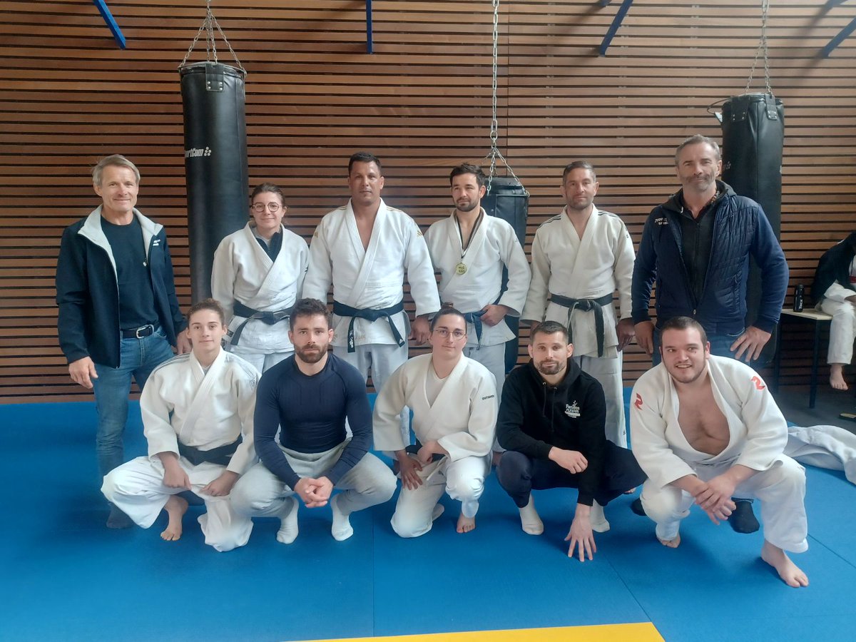 JUDO CLUB 56: Huit sélectionnés aux championnats de France.
Le 21 avril à Ploërmel, se déroulaient les championnats de Bretagne seniors première division (élite).