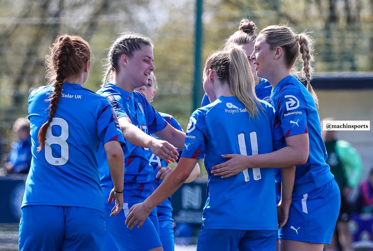 Goal celebration from @SCLadiesFC 3 Leeds United Women 3 - Jess Gillin scores the second to make it 2-1. 
#stockportcounty #stockportcountylfc
@SCLadiesFC @LeedsUtdWFC_Sup #LUFCW #WeAreNational