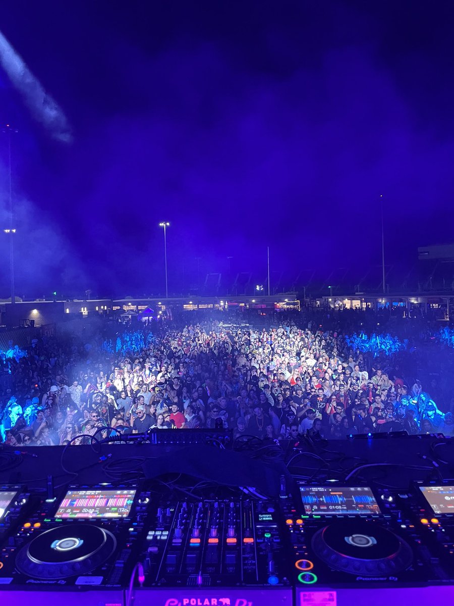 played music on a racetrack lastnight! 🏎️💨💨💨 thank you Phoenix :) ❤️❤️ that was insane.