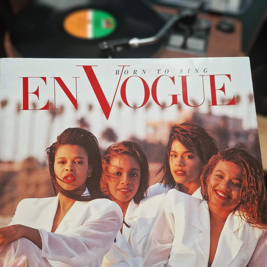 Sunday Spin 🎶

En Vogue - Born to Sing
1990

#vinylrecords #vinylcommunity #EnVogue