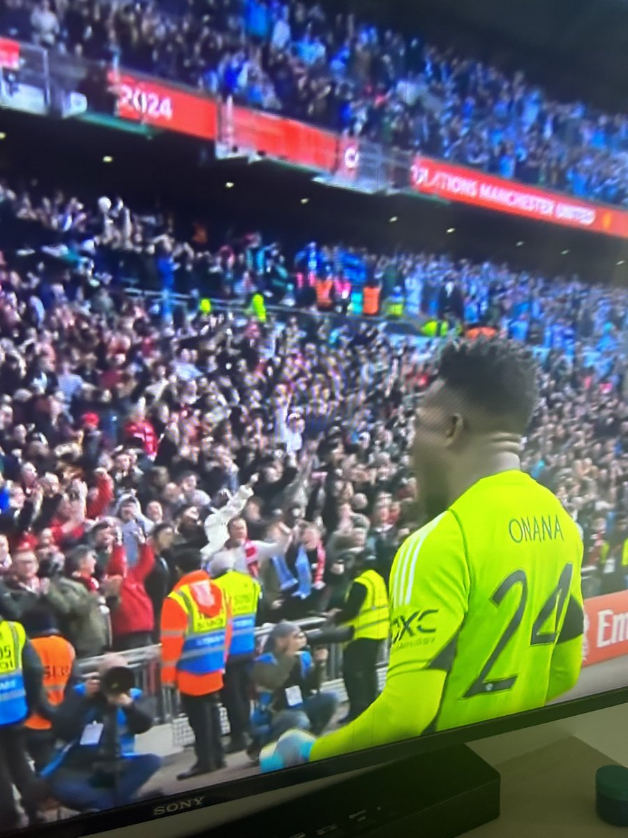 mancityhardcore's tweet photo. Most embarrassing picture in 2024 

Manchester United celebrating penalties against Coventry 😂😂😂😂😂😂😂😂😂😂😂😂😂😂😂 https://t.co/wQv63hiGPb