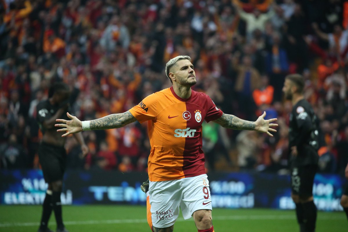 Mauro Icardi, Galatasaray tarihinde 2 lig sezonunda 20 gole ulaşan ilk yabancı oyuncu oldu. 20 GOL | 2023/24 22 GOL | 2022/23