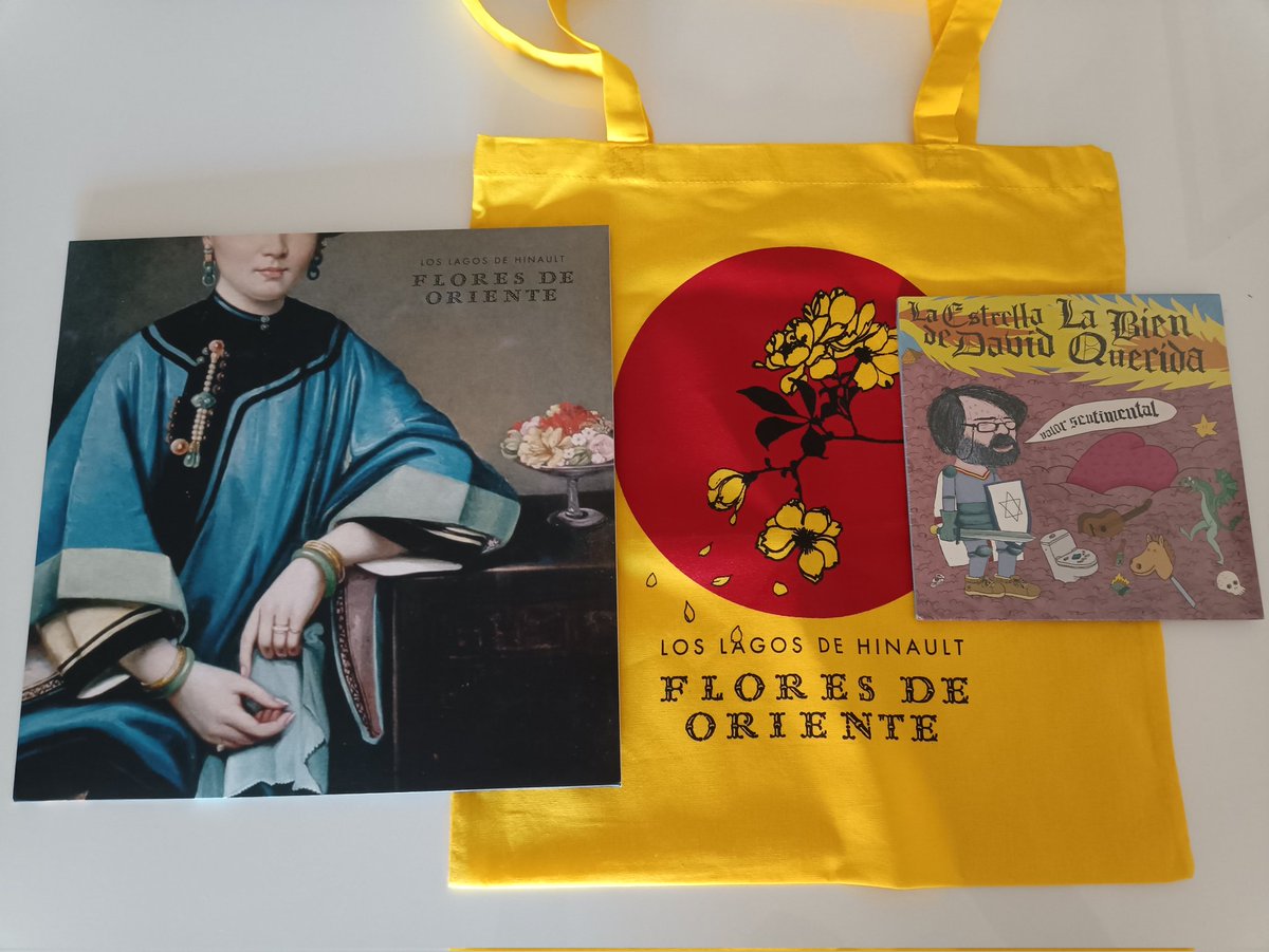 JorgeGonzlezC14's tweet photo. Las compras de hoy en el concierto de @LagosDeHinault. https://t.co/FUIdmOn47w