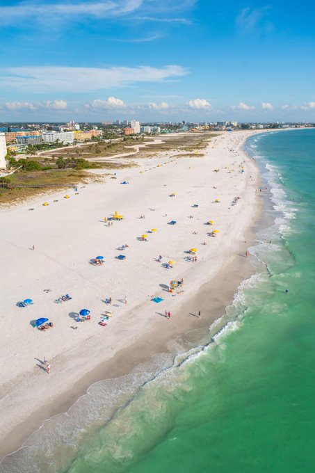 Nice Sunday, in the pool, on the beach then hanging out at my favorite beach bar. #stpetebeach #beachday<a href="/tag/beachday"class="tags"><span>#beachday</span></a><a href="/tag/stpetebeach"class="tags"><span>#stpetebeach</span></a>