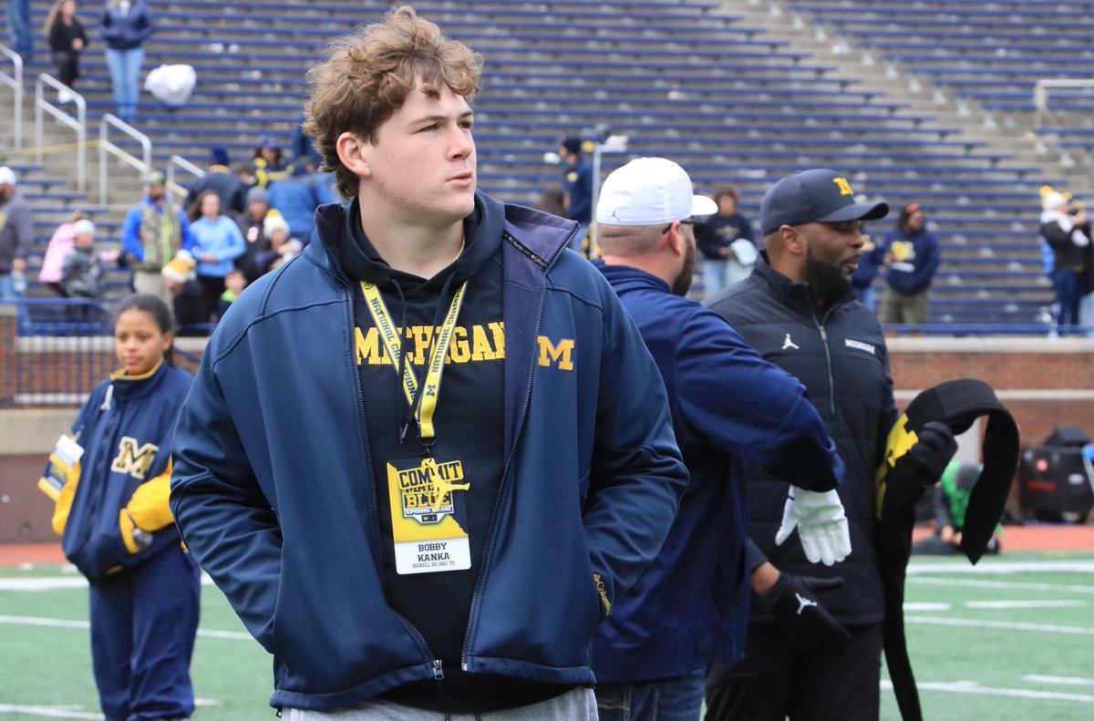 #Michigan four-star DL commit Bobby Kanka (@BobbyKanka1) connects with @UMichCoachEspo; bonds with fellow commit @_CarterSmith9 (VIP) 'It was also nice to just be back at home.' 247sports.com/college/michig…