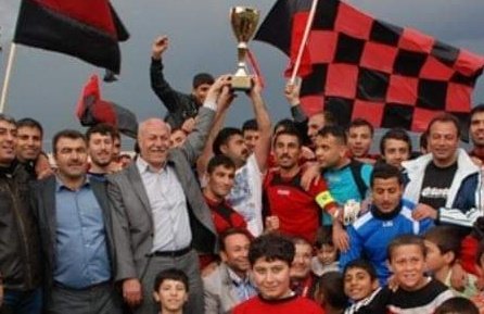 Ahmet KALKAN 🇹🇷 (@ahmetkalkan63) on Twitter photo Bu takımın kuruluşundan bu güne emeği olan tüm yönetimlerine bizlere şampiyonluk yaşattıkları için teşekkür ediyorum.
2023-2024 sezonu Şampiyonu Karaköprü Belediyespor artık 2.Ligde yeni şampiyonluklara #Şampiyon <a href="/Karakopruresmi/">Karaköprü Belediyespor</a> <a href="/Karakoprubel/">Karaköprü Belediyesi</a>
#Karaköprü #Şanlıurfa Bu takımın kuruluşundan bu güne emeği olan tüm yönetimlerine bizlere şampiyonluk yaşattıkları için teşekkür ediyorum.
2023-2024 sezonu Şampiyonu Karaköprü Belediyespor artık 2.Ligde yeni şampiyonluklara #Şampiyon <a href="/Karakopruresmi/">Karaköprü Belediyespor</a> <a href="/Karakoprubel/">Karaköprü Belediyesi</a>
#Karaköprü #Şanlıurfa