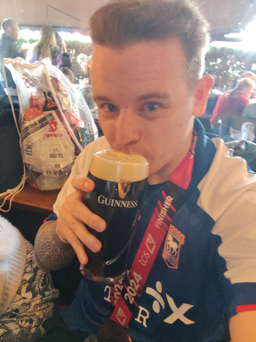 TJ_Bloomfield's tweet photo. What a fucking day.

A hug from my hero, and a marathon in the books.

There's only one Marcus Stewart. 

£1500 raised in the process... Celebration time. UPPA TOWEN

 #ITFC 💙 https://t.co/EBfZag4JyU