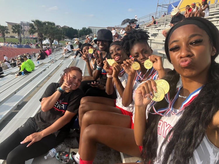 Congratulations to the STATE BOUND Lady Falcons! 🚨1st - 4x100m | 1st - 4x200m | 3rd - 100m. #WeAreRoyal #InvestingInOurTomorrow #FalconPride #StateBound