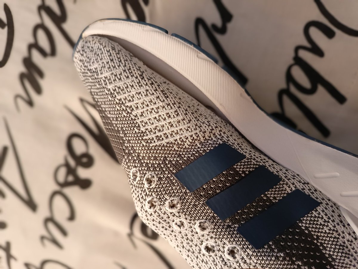 oscardewey's tweet photo. @adidasMX @adidasoriginals @adidas ¿a poco es normal que sus tenía se abran así con poco uso? Creo que ese modelo salió defectuoso o que pasó, por que me encanta la marca per pues así quedaron https://t.co/JzQOtgnEng