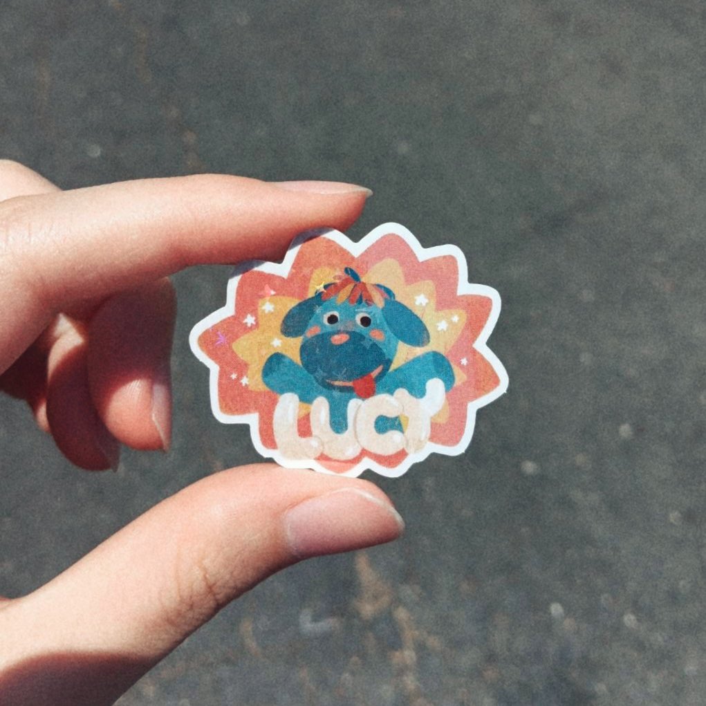 LUCY 1st world tour應援物免費發放
汪汪貼紙！！

4/26會在我的IG限動再告訴大家時間地點🐶🙌
但因為我從南部考完試過去 所以可能有點晚😭
如果有需要的汪汪可以先私訊我的IG～
IG: nuo11.7

另外想問一下有沒有汪汪是很後面的序號
1230之後的 可以到最後面一起玩 如果有人願意的話⋯🥺