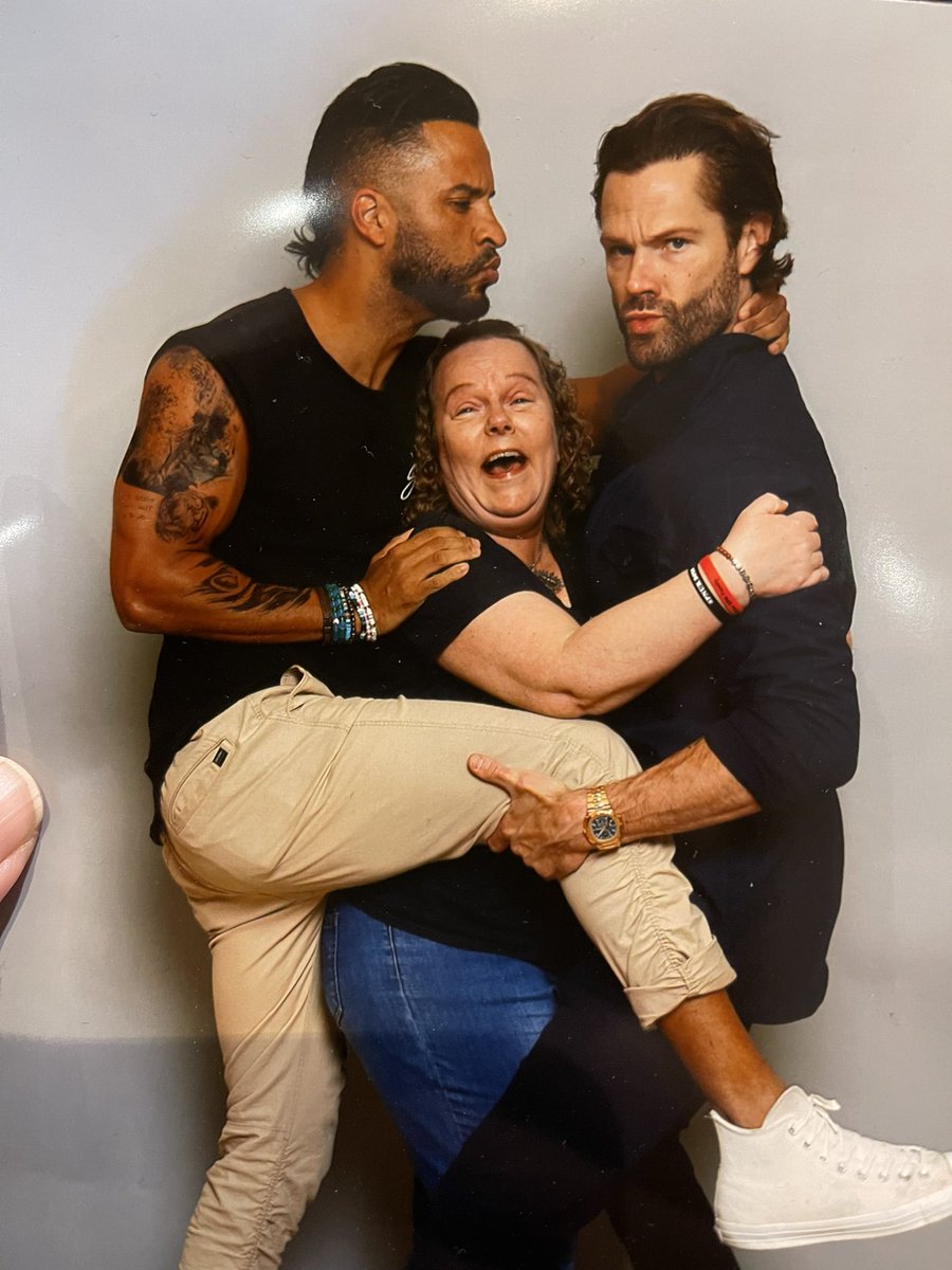 I wanted a chaotic squishy hug, here’s the result, complete chaos 🤣🤣🤣🤣 #JIB14 needless to say @MrRickyWhittle and @jarpad delivered 🤣🤣