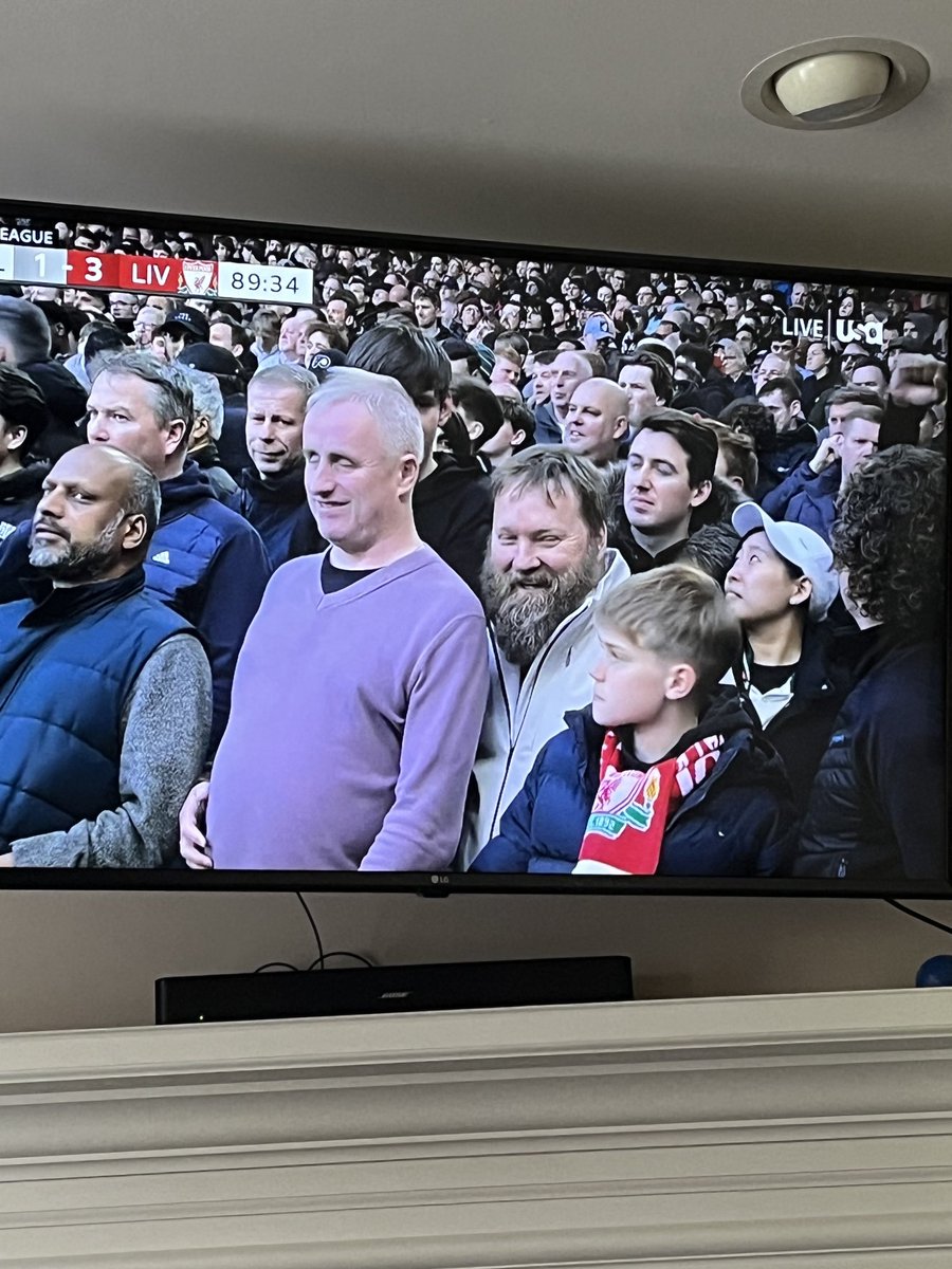 O1Paul's tweet photo. Get in ๐ โฆ@taggysbarโฉ #Eamonn . Up the reds https://t.co/fScuI1mx2s
